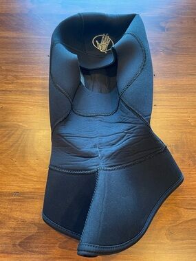 Body Glove men or women’s black scuba dive hoodie
